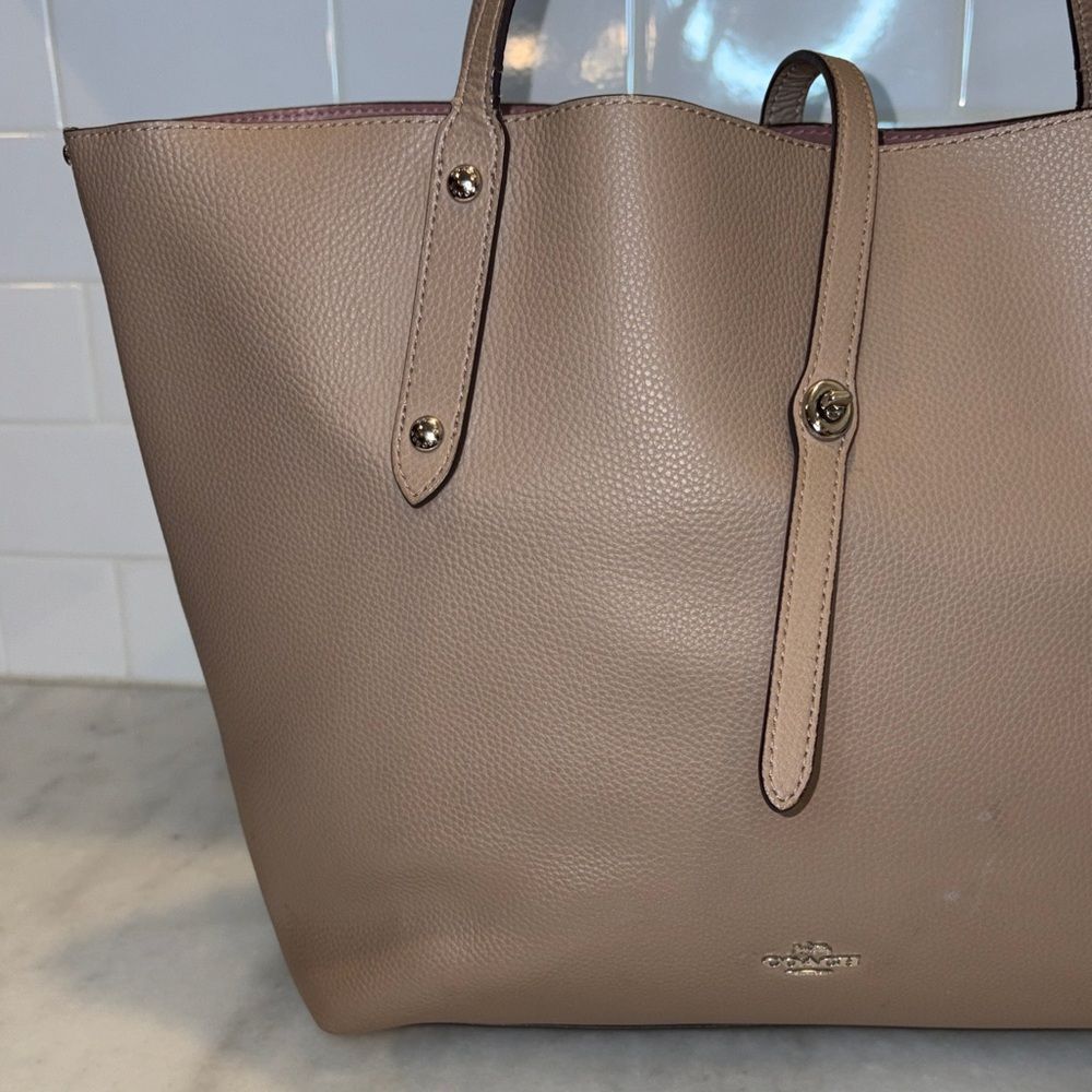 COACH Purse Bag Market Tote Polished Pebble Leather Turnlock Taupe Neutral - Picture 2 of 16